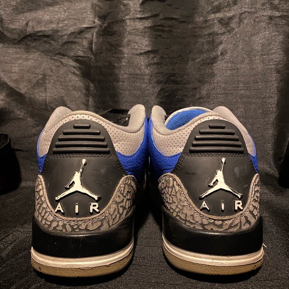 Jordan 3 Varsity Royal - Picture 3 of 6